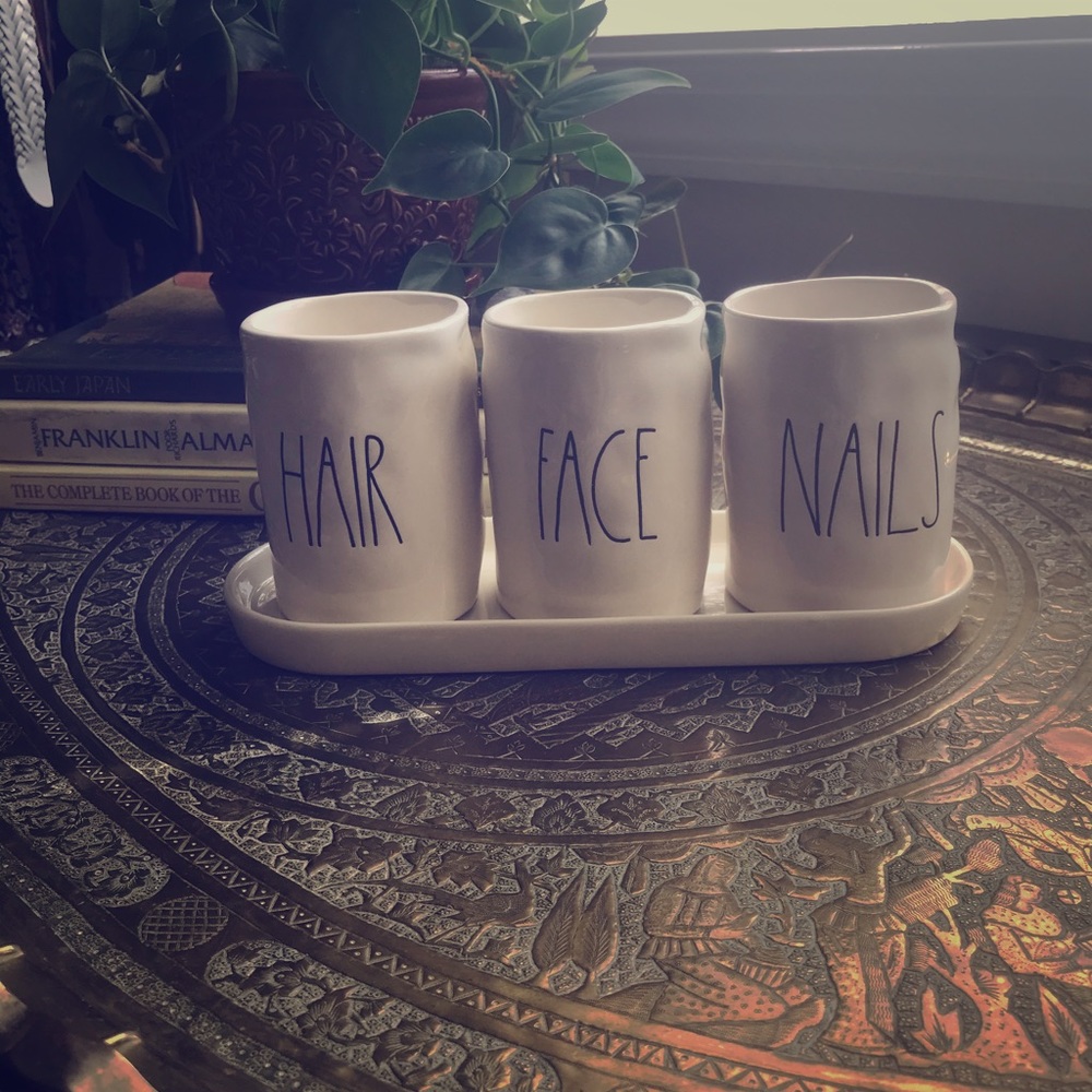 💕 Rae Dunn vanity set